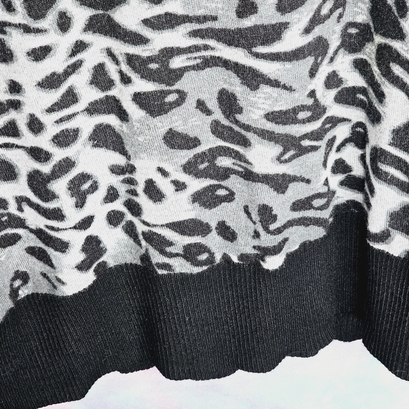Coco Roja Black & Gray Animal Print Sleeveless Sweater Vest Top Size Large - Picture 9 of 12